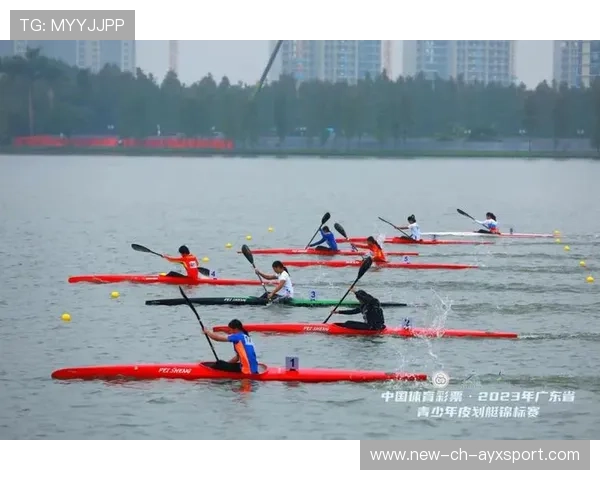 划艇赛最后划桨决定胜负,队员体能与意志受检验 划艇赛最后划桨决定胜负,队员体能与意志受检验